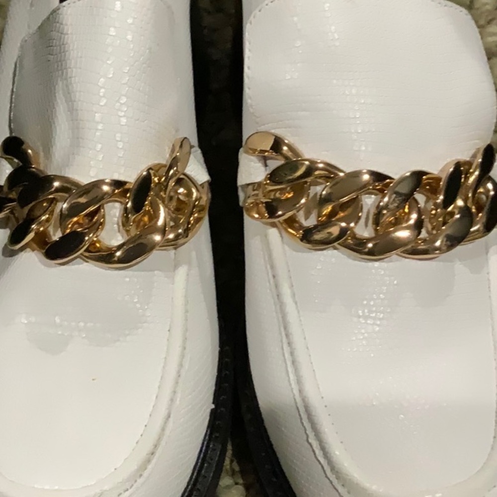 #406 NWOT W Sz 7.5 M Lizard White Leather Loafers WGold Chain Accent - Picture 3 of 8